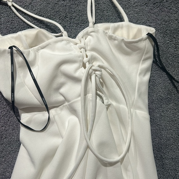 Short white dress with rhinestones - Picture 3 of 4